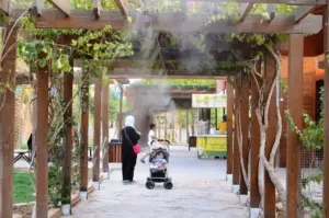 مروحة رذاذ وضباب صناعي لتبريد المساحات المفتوحة والفعاليات الرياضية